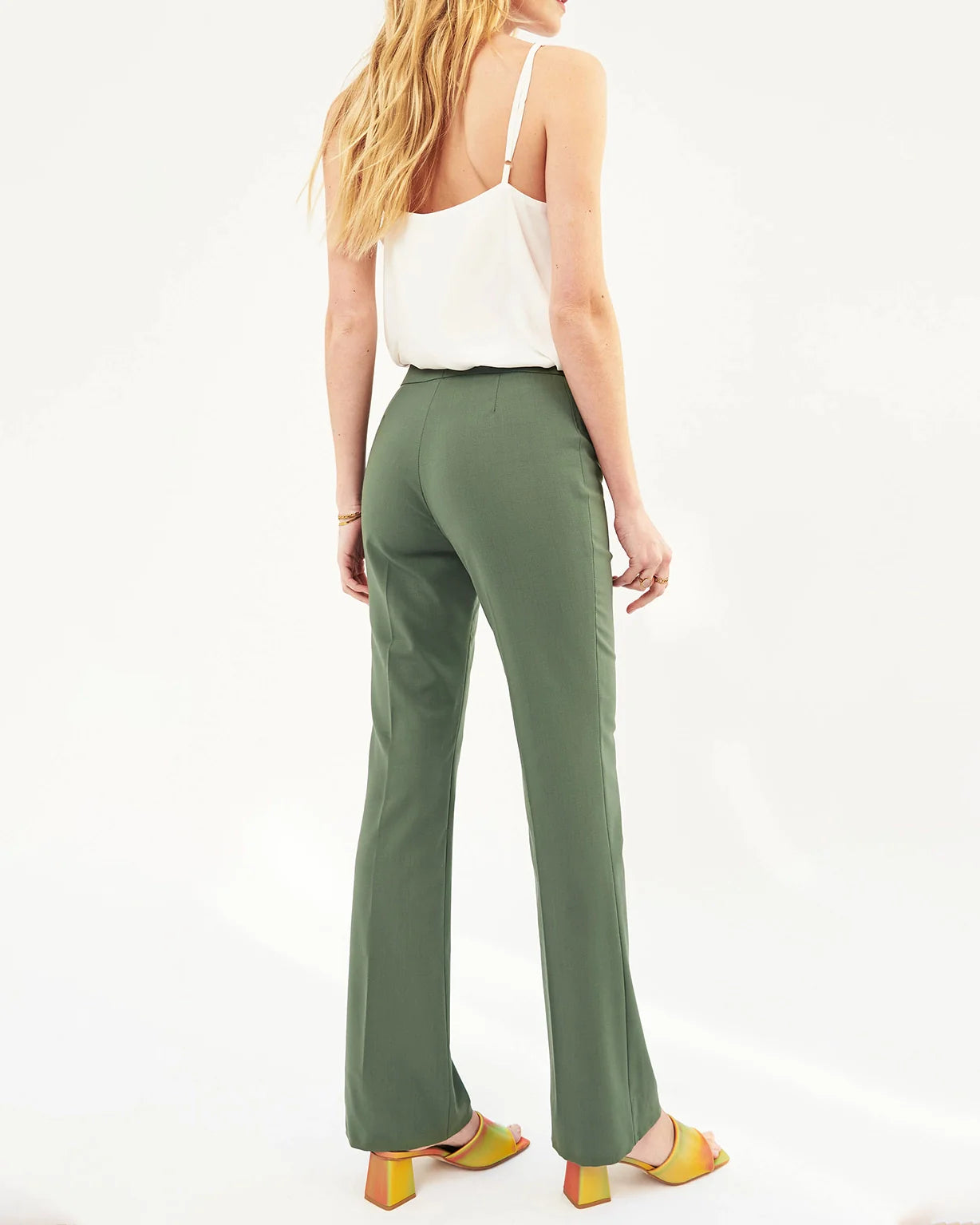 pantalon-flair-vert-tilleul-fité-éthique-workwear-working-girl-tailleur-paris-17H10-